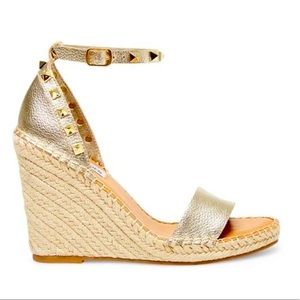 Gold Wedges Stunning